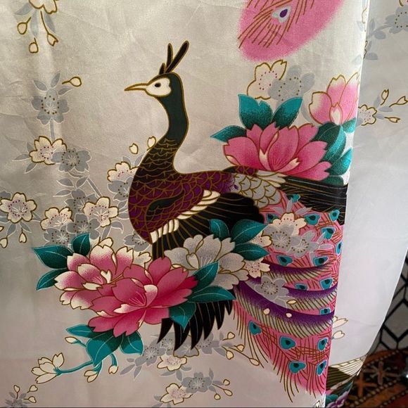 Kimono white with peacocks - Picture 3 of 5
